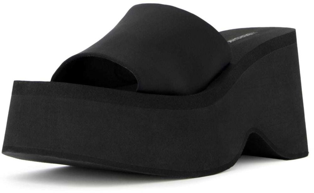 Bershka Šľapky  čierna