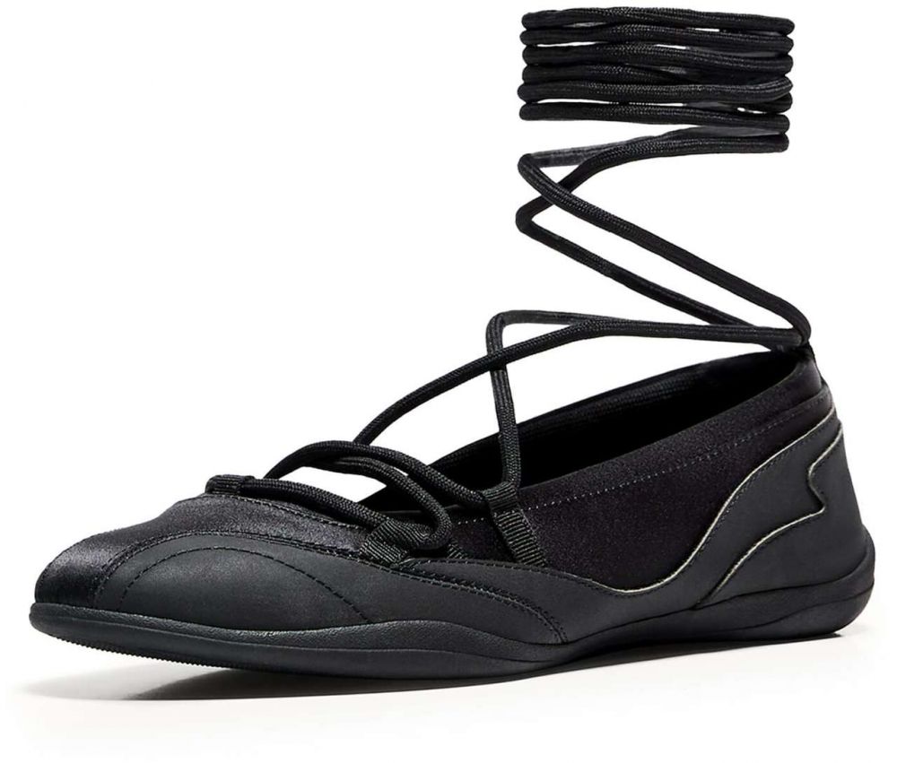 Bershka Šnurovacie topánky  čierna