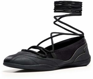 Bershka Šnurovacie topánky  čierna