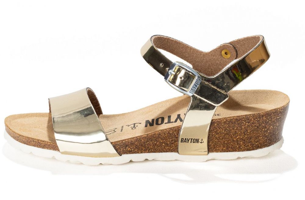 Bayton Sandále 'Wodonga'  zlatá