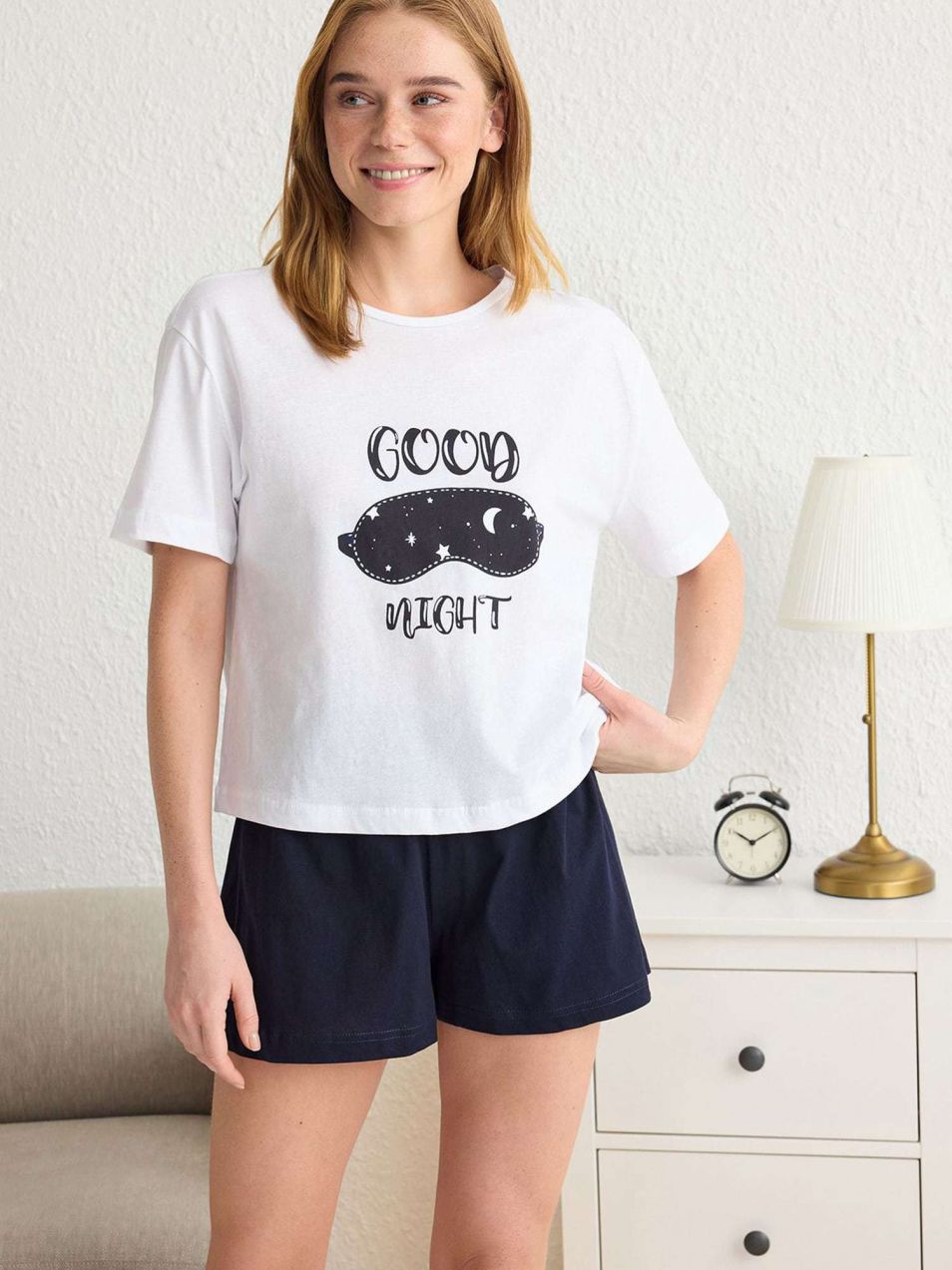 Trendyol Kraťasy  čierna / biela