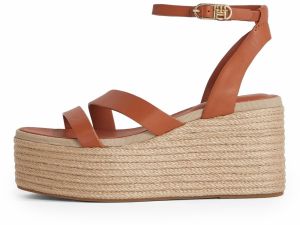 TOMMY HILFIGER Remienkové sandále  koňaková