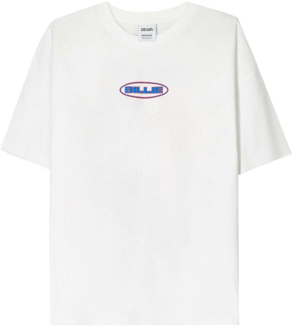 Bershka Tričko 'BILLIE EILISH'  modrá / červená / čierna / šedobiela