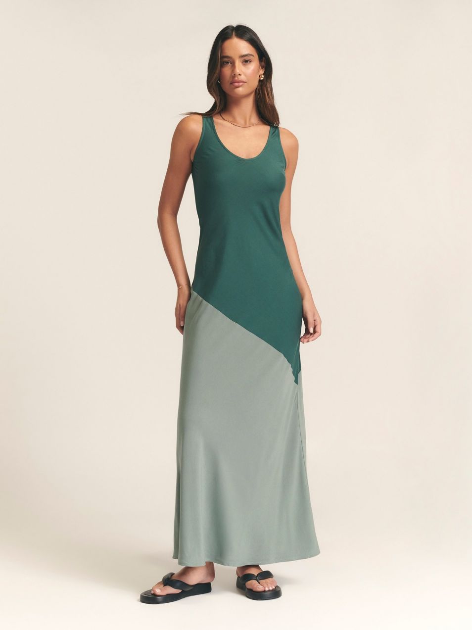 St MRLO Šaty 'LENNOX SLIP DRESS'  zelená