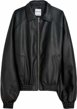 Bershka Prechodná bunda  čierna