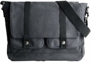 Bershka Messenger  čierna