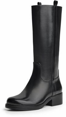Bershka Čižmy  čierna