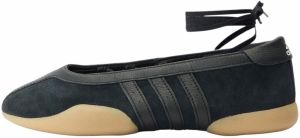 ADIDAS ORIGINALS Baleríny s ramienkom 'TAEKWONDO MEI'  čierna