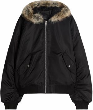 Bershka Prechodná bunda  čierna