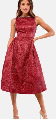 Lipsy Kokteilové šaty  červená