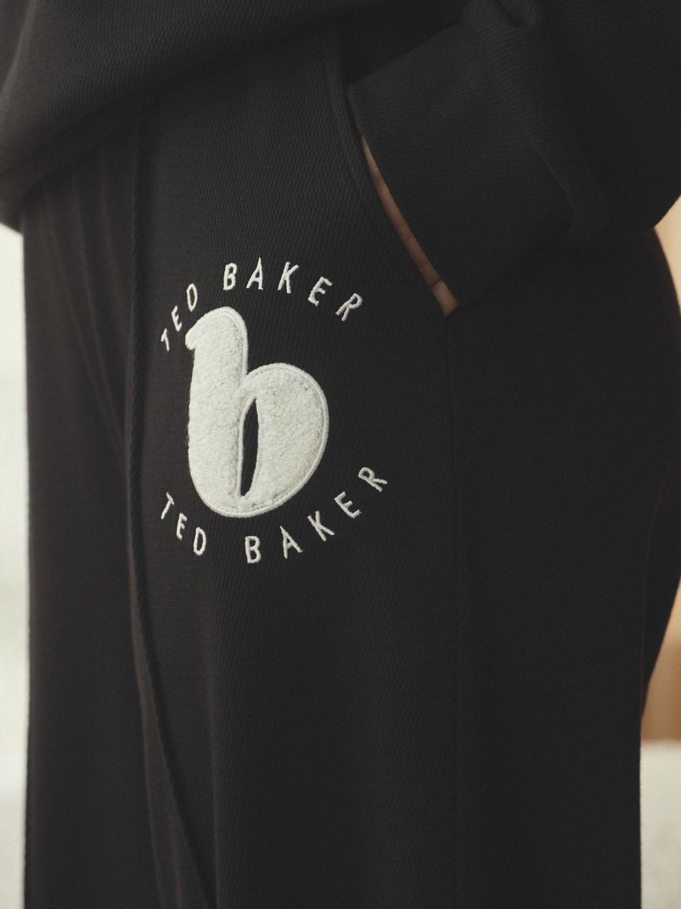 B by Ted Baker Pyžamo  čierna