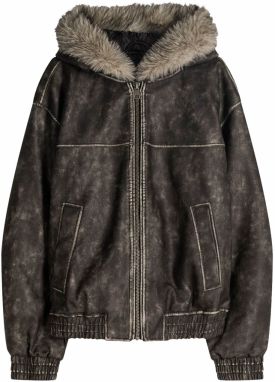 Bershka Prechodná bunda  čierna