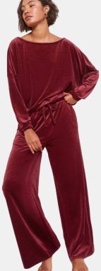 Friends Like These Pyžamo  farba lesného ovocia