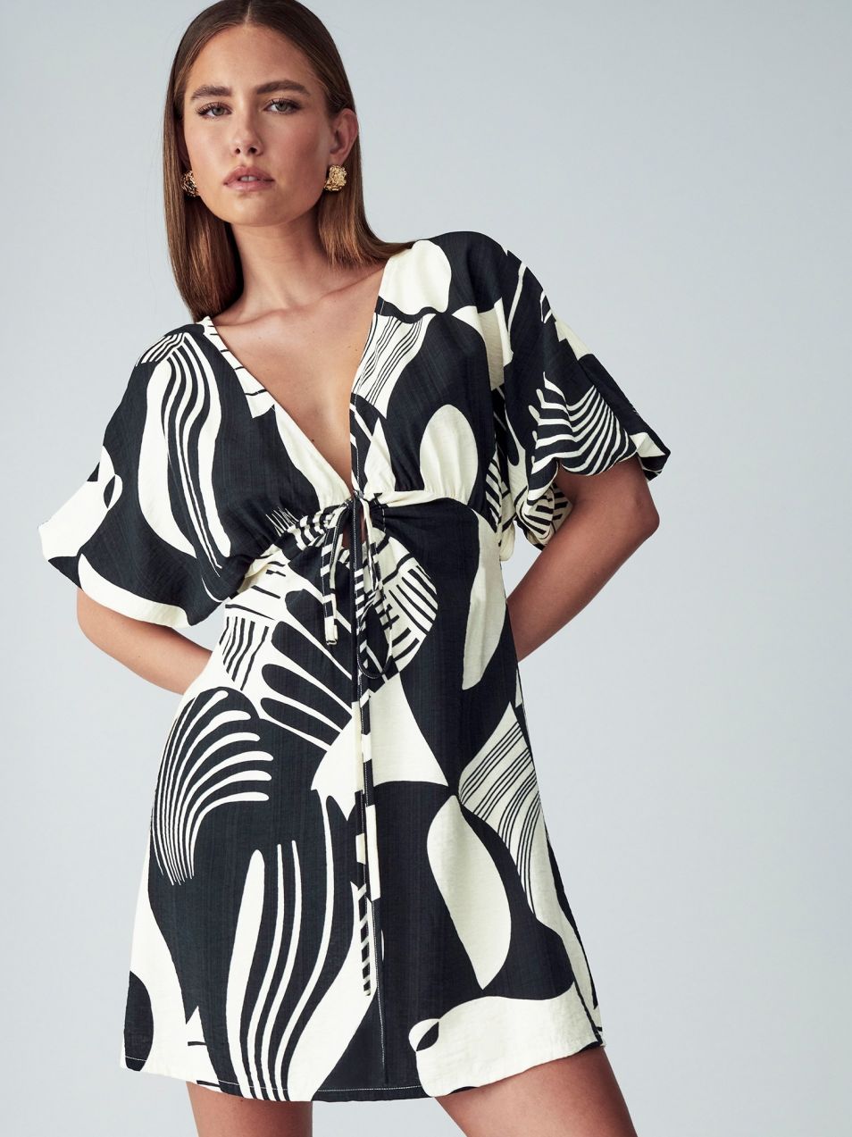 St MRLO Letné šaty 'BLOSSOM MINI DRESS'  čierna / biela