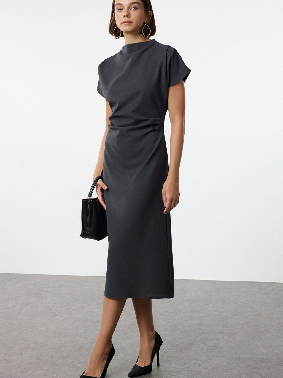 Trendyol Šaty  antracitová