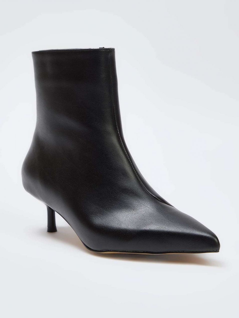 Trendyol Členkové čižmy  čierna