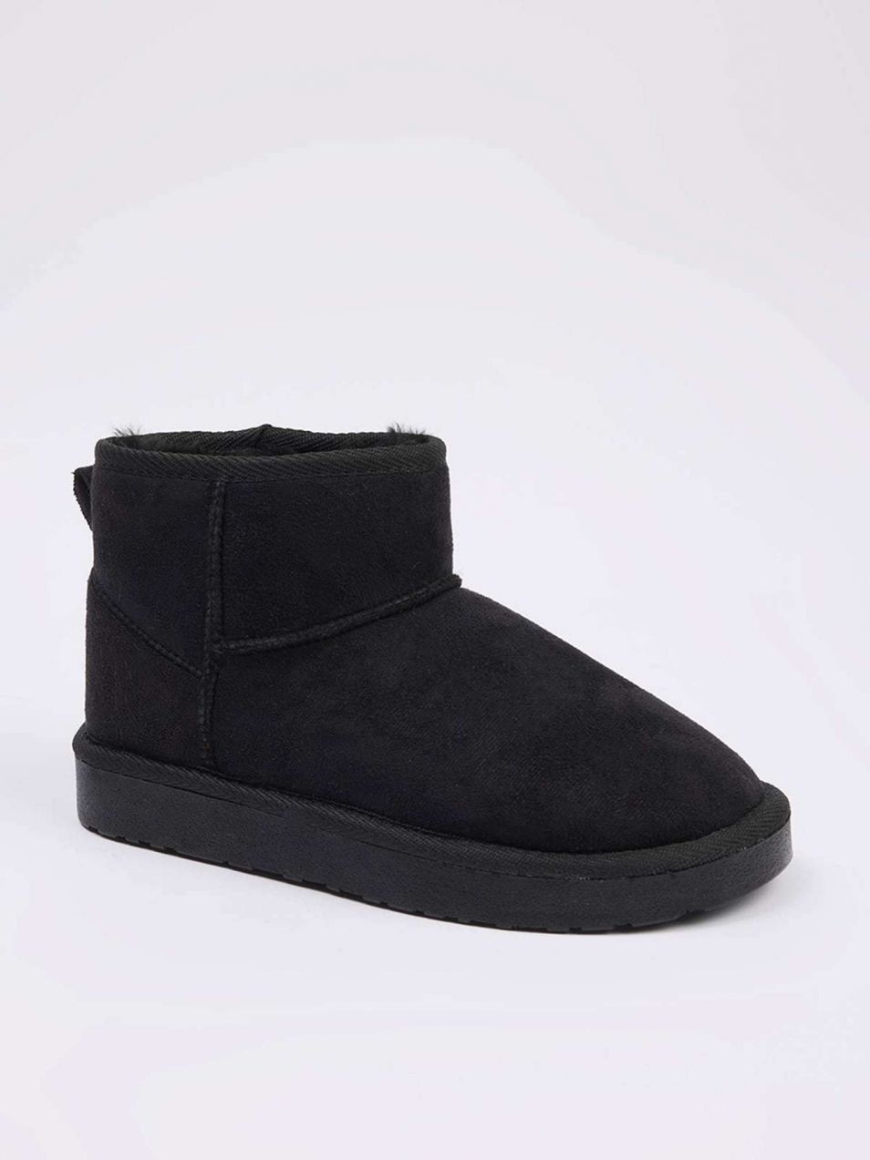 Trendyol Nízke čižmy  čierna