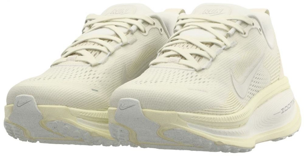 NIKE Bežecká obuv 'VOMERO 18'  béžová / piesková