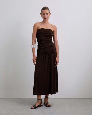 Scalpers Šaty  tmavohnedá