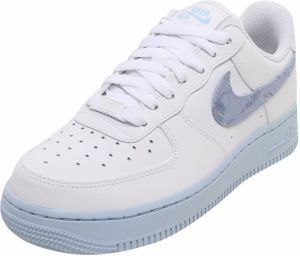 NIKE Nízke tenisky 'Air Force 1´07'  biela / strieborná