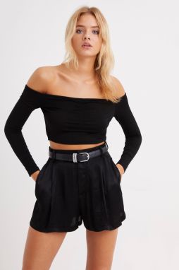 Cool & Sexy Women's Black Madonna Collar Pleated Front Crop Blouse B153