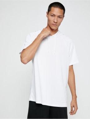 Športové tričko Koton Basic s krátkymi rukávmi s kapucňou, priedušná tkanina.