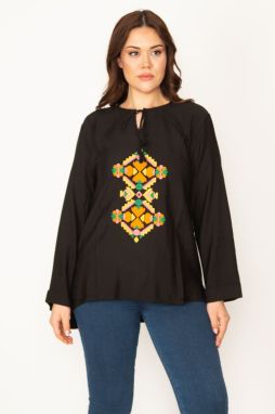 Şans Women's Plus Size Black Embroidery Detail Collar Laced Blouse