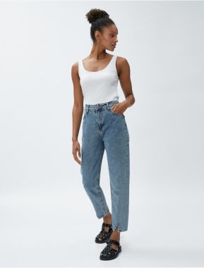 Koton High Waisted Denim Jeans with a relaxed fit - Mom Jeans