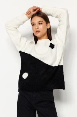 Trendyol Ecru Bouclete mäkký textúrovaný pletený sveter