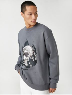 Koton Basic Oversized Sweatshirt with Skull Printed Crew Neck.