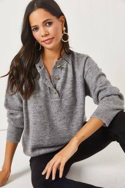 Olalook Gray 3-Button Soft Textured Knitwear Sweater