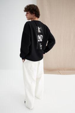Trendyol Black Oversize/Wide-Fit Sculpted Printed Sweatshirt