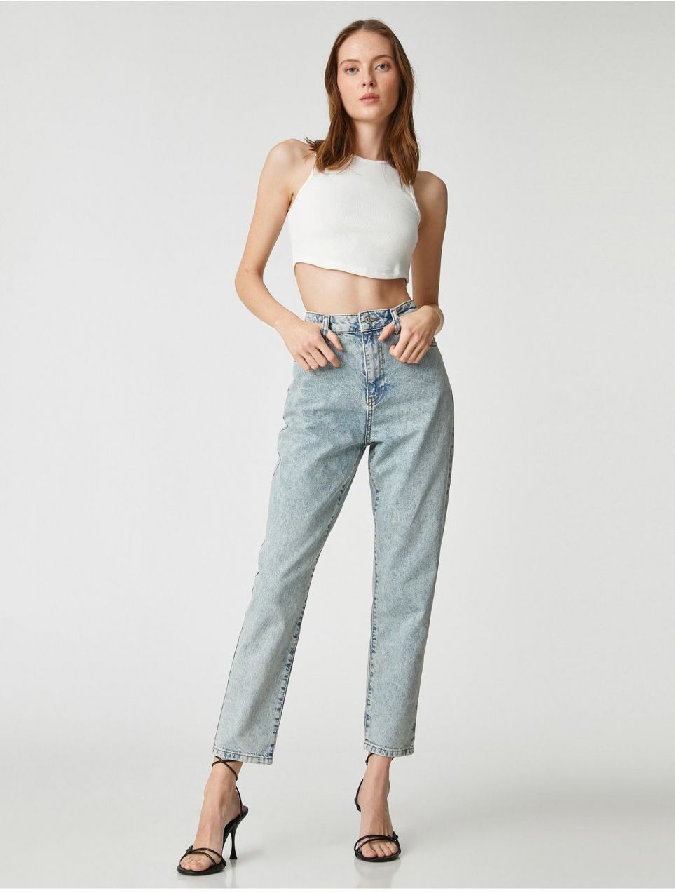 Koton džínsy s vysokým pásom. Uvoľnený strih, mierne chudé nohy - Mom Jeans