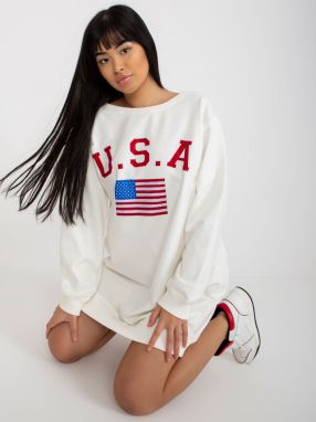 Ecru loose sweatshirt with print and application of rhinestones