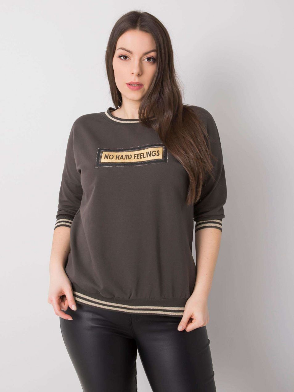 Dark khaki sweatshirt of larger size with Kendal slogan