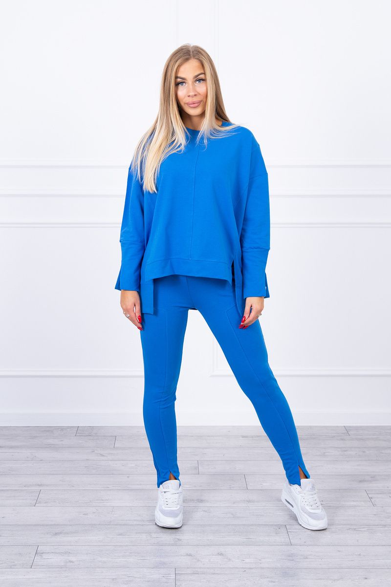 Complete with oversize blouse violet blue