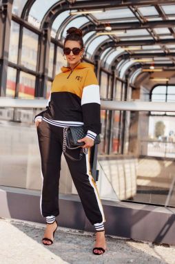 Women's sports set with mustard hood