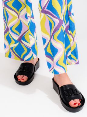 Black women's slippers on the shelovet platform