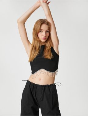 Koton Crop Singlet Loungers s lesklými kamienkami a okrúhlym výstrihom.