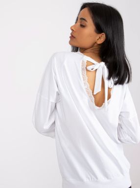 <p>The model is on the photo XS/S. Height of the model 178 cm, weight 58 kg. Hips 90 cm, waist 62 cm, chest 82 cm.