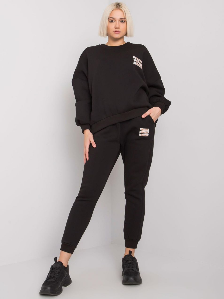 <p>The model is in the photo XS/S. Height of the model 165 cm, weight 52 kg. Hips 93 cm, waist 62 cm, chest 82 cm.