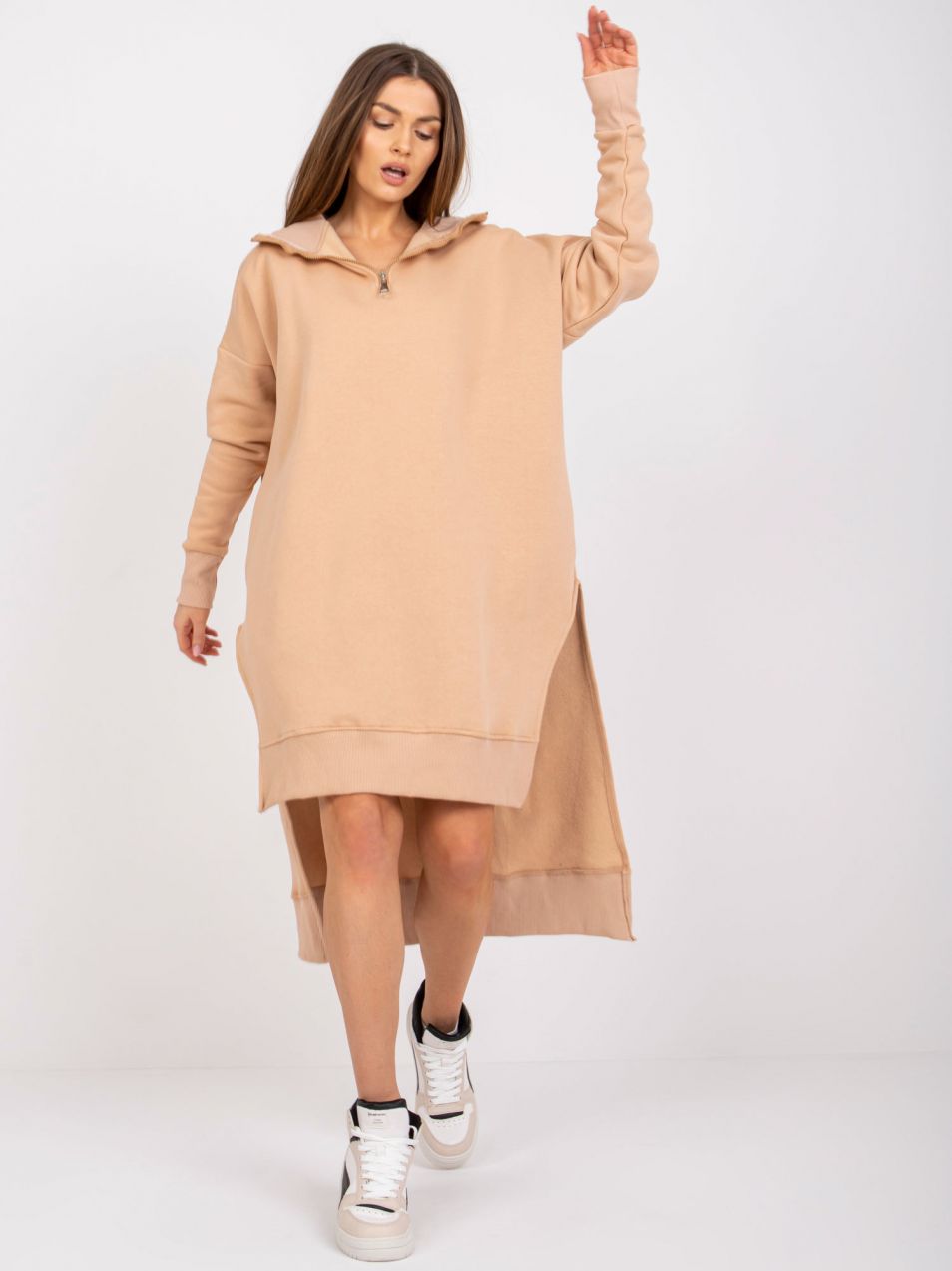 Long hoodie by Quito