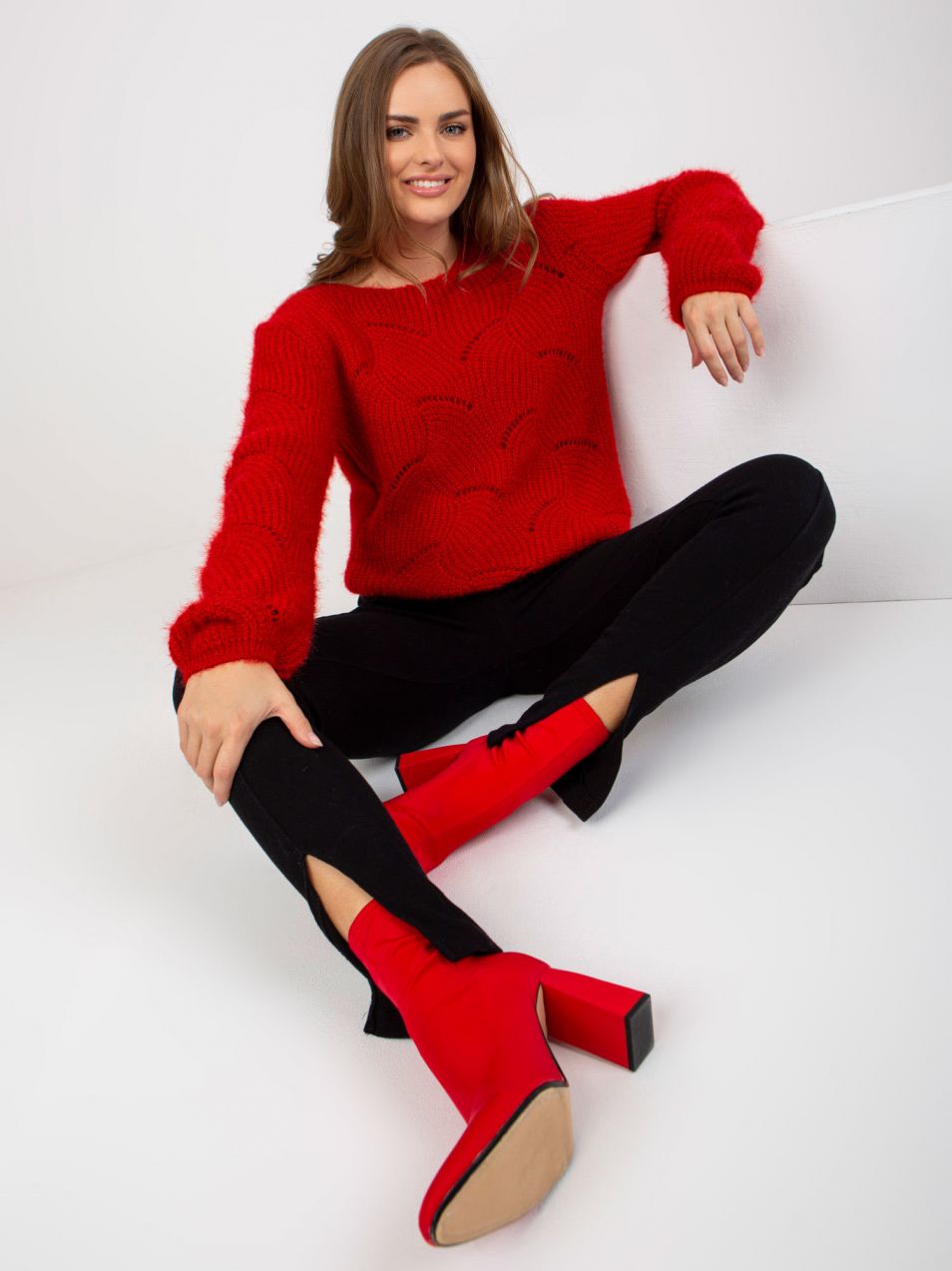 Dark red fluffy classic sweater with OCH BELLA wool