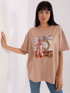 Beige women's oversize T-shirt with print