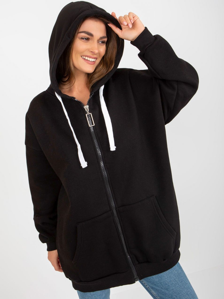 Basic black sweatshirt with oversize zipper