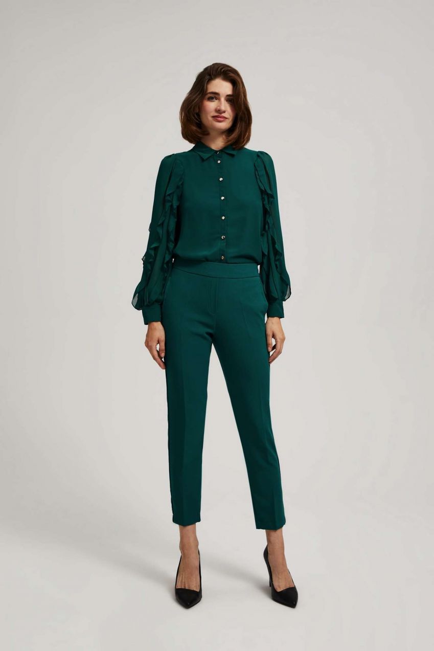 Wrinkled trousers with 7/8 legs
