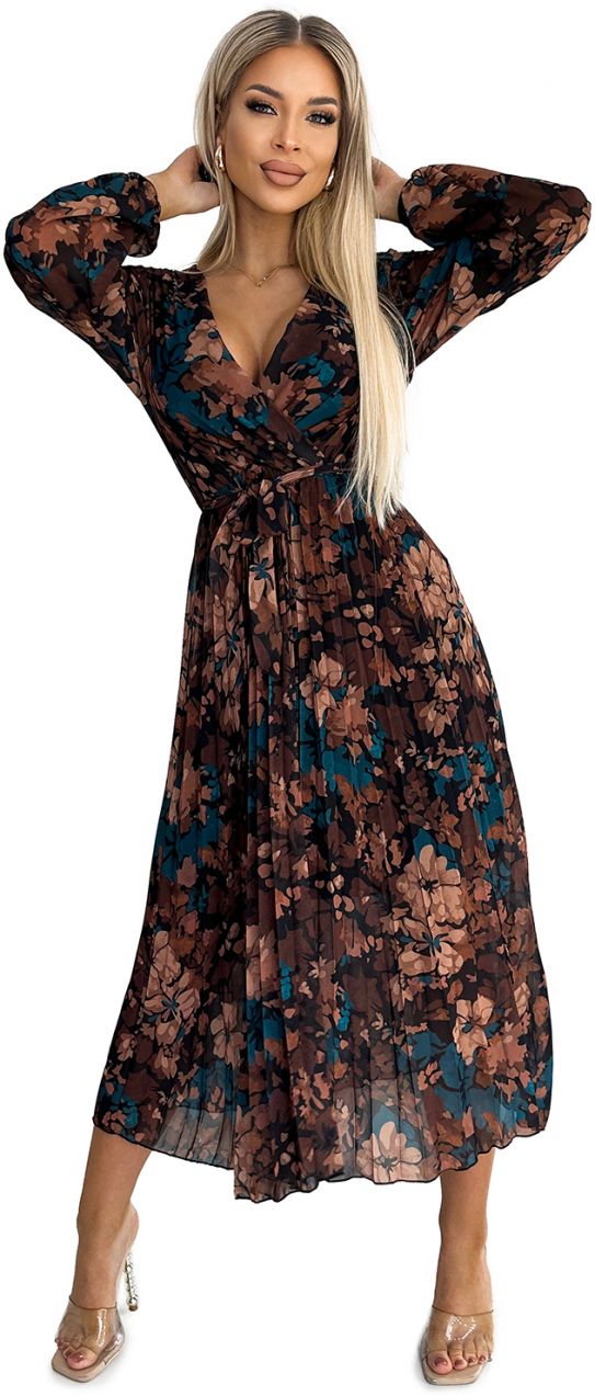 Pleated chiffon long dress with a neckline, long sleeves and Numoco belt