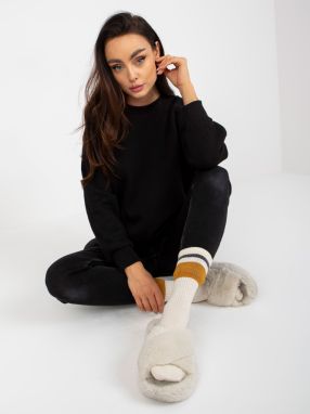 Black hoodie with round neckline by Remy