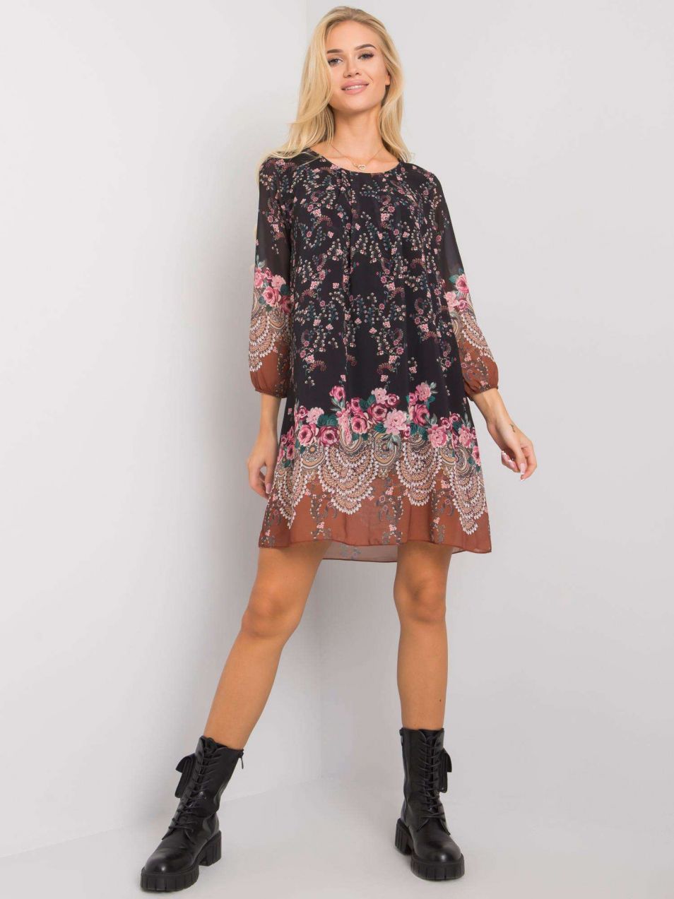 Black dress with patterns by Tristan OCH BELLA