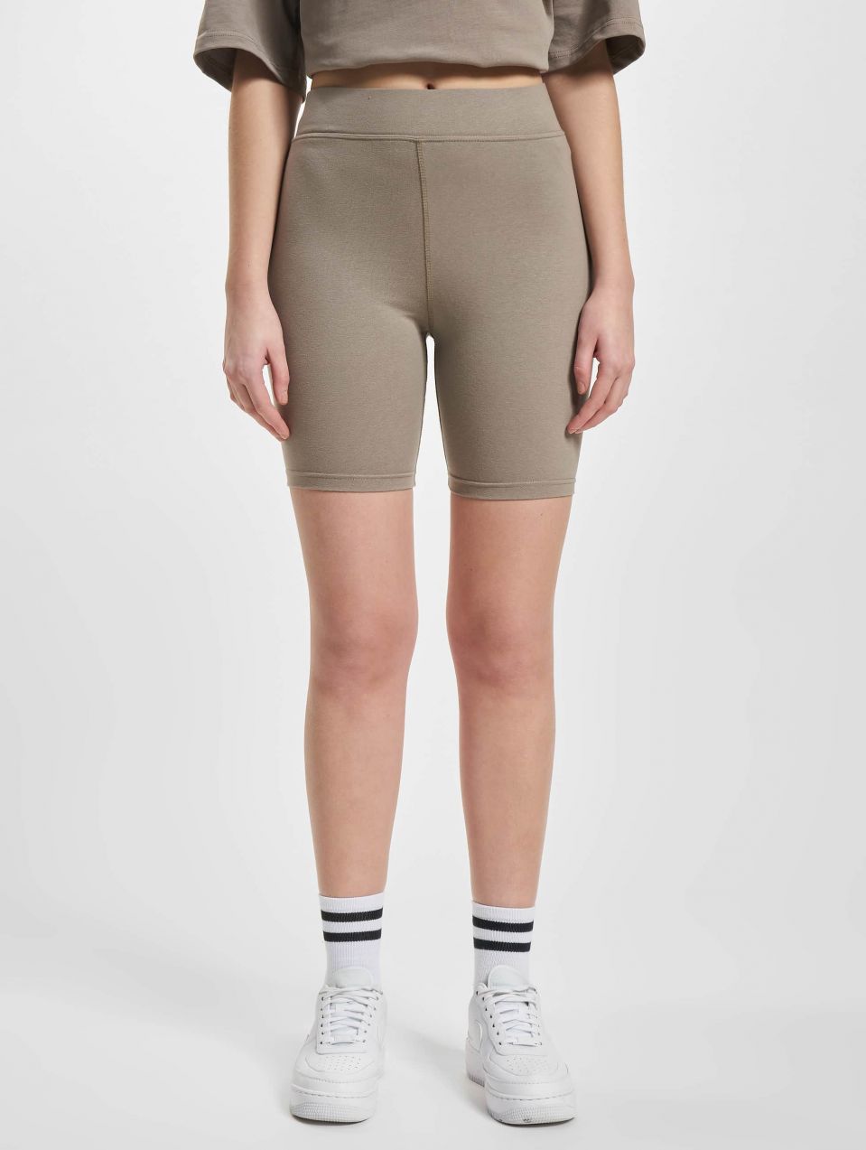 DEF Shorts Sports Dust